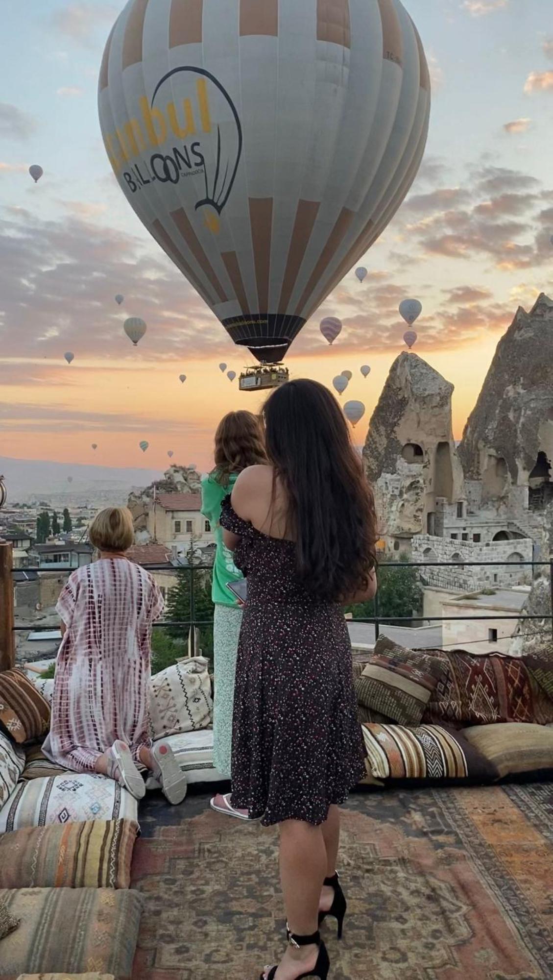 גורמה Castle Cave Hotel מראה חיצוני תמונה