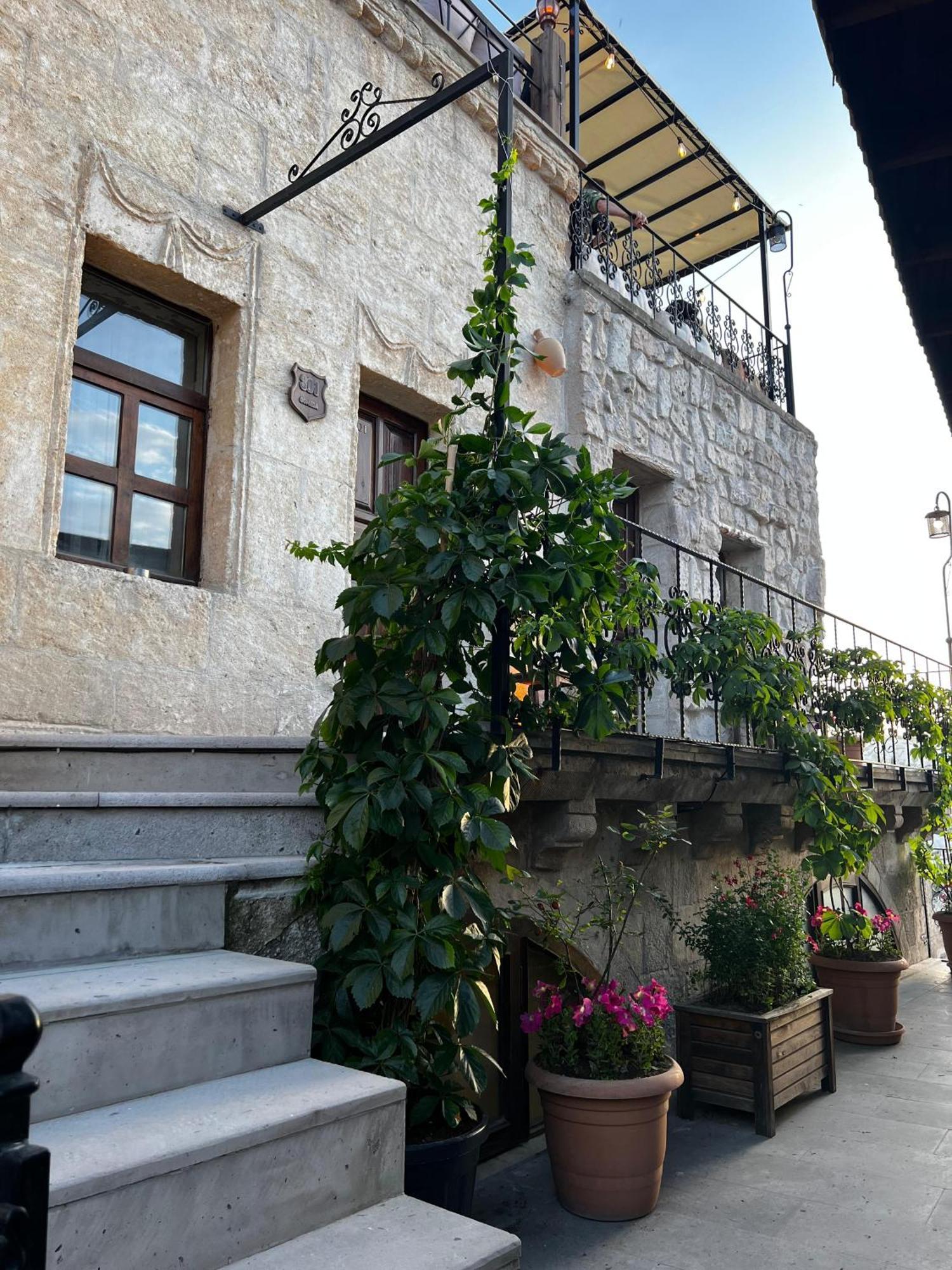 גורמה Castle Cave Hotel מראה חיצוני תמונה