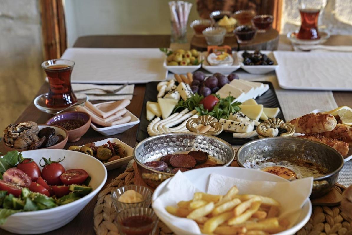 גורמה Castle Cave Hotel מראה חיצוני תמונה