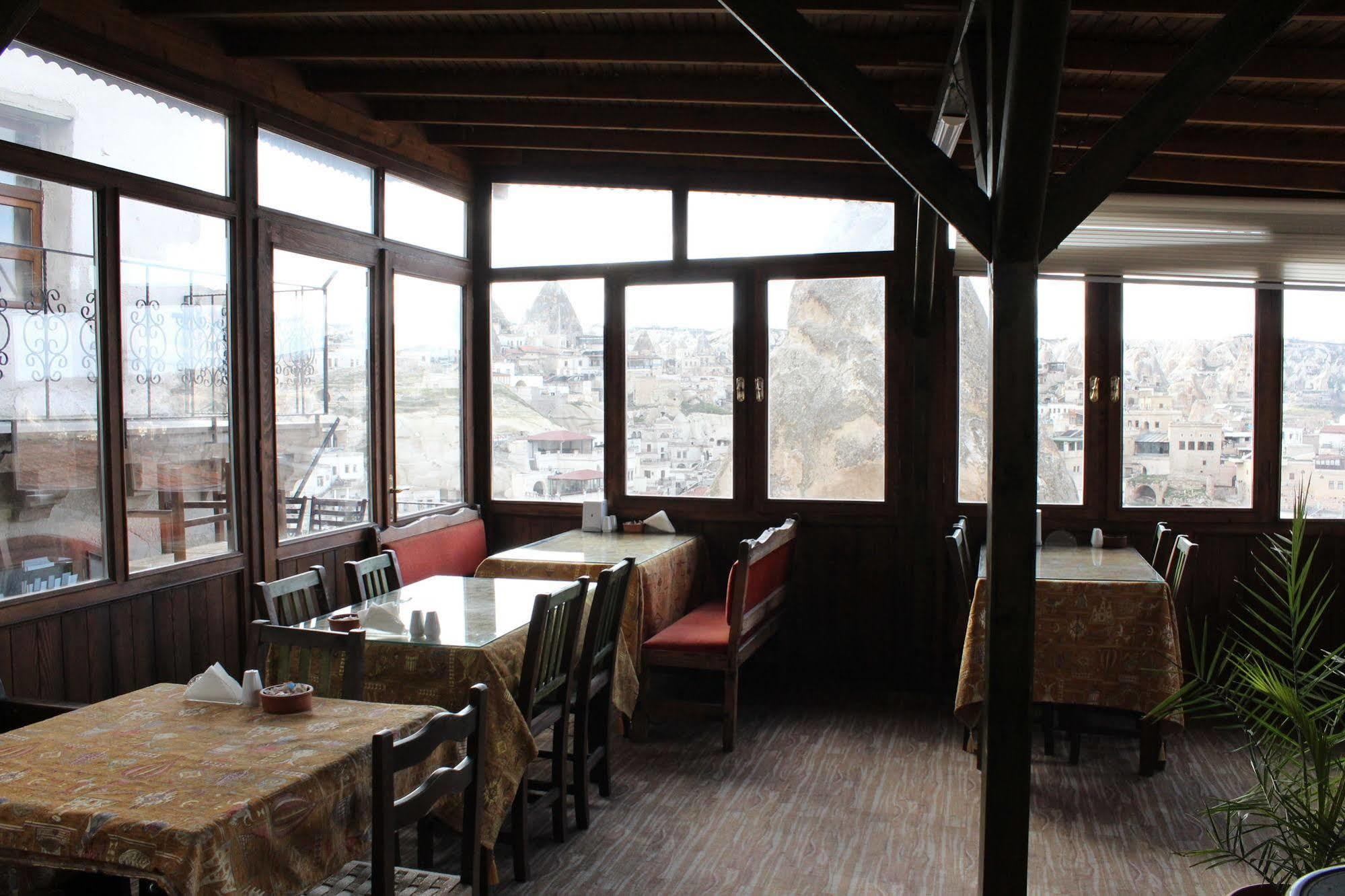 גורמה Castle Cave Hotel מראה חיצוני תמונה