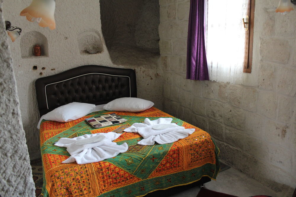 גורמה Castle Cave Hotel מראה חיצוני תמונה
